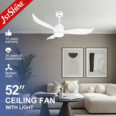 شراء التصميم الحديث 220 فولت فاخرة بيضاء شفرات ABS التحكم عن بعد مروحة السقف LED أداء تصنيع عبر الإنترنت