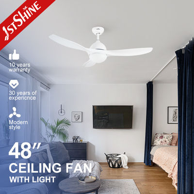 شراء 220V 60w Abs شفرات مروحة السقف البلاستيكية مع الضوء المسؤول عن التحكم عن بعد تصنيع عبر الإنترنت